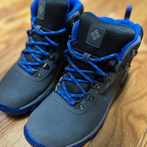 Boys Columbia boots - Picture 4 of 4